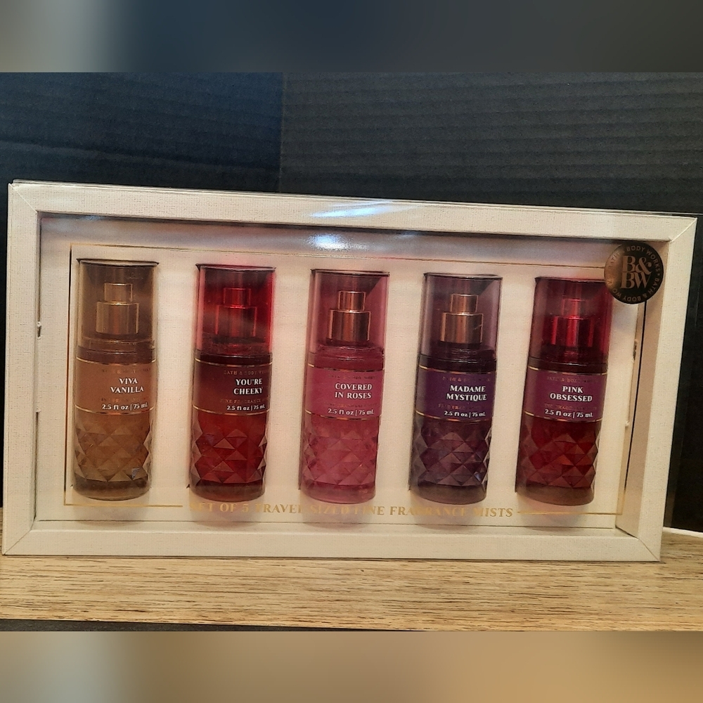 " 5 PIECE SET"  BATH AND BODY WORKS